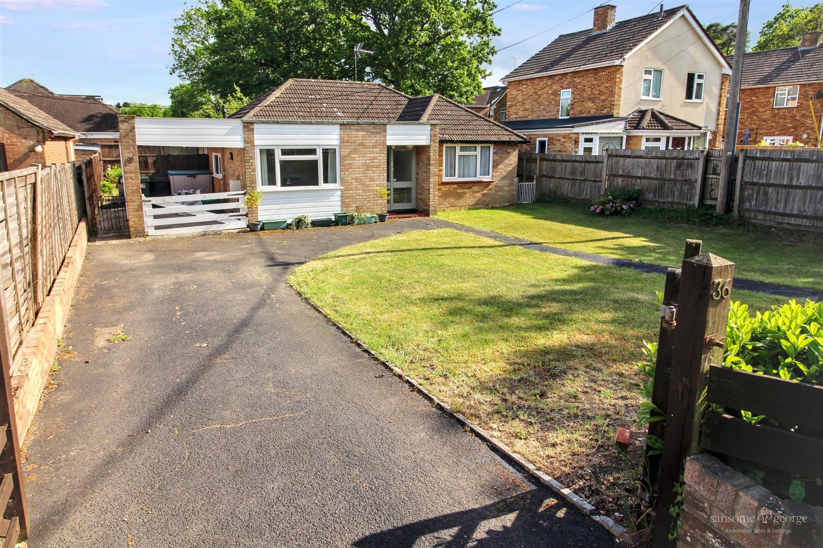 3 bed property in Clayhill Road, Reading